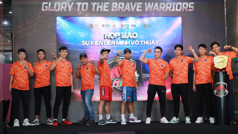 Pham Van Nam confronted the Master of Fighting Championship - Photo 3