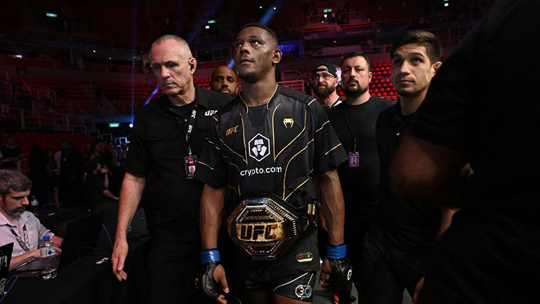 UFC 300: Jamahal Hill 'risked' to fight Alex Pereira, though not completely recovered with injury - Photo 2