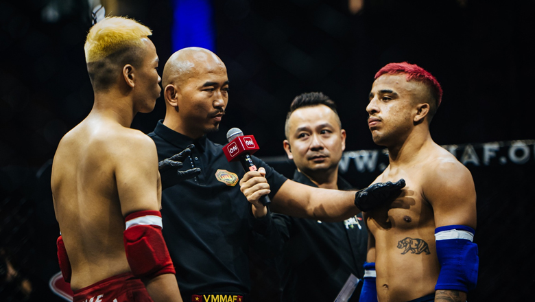 The first two MMA Vietnam referees reached the continental level - Photo 1