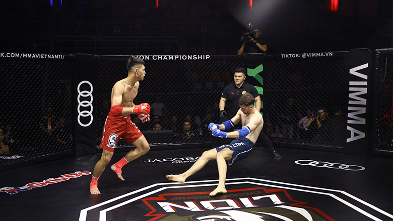How was the victory in a MMA Vietnam match decided? - Photo 2