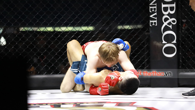 The British teacher won the first MMA match, set the goal of winning the Lion Championship - Photo 1