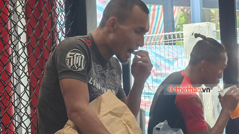 Tran Quang Loc revealed the menu to help him recover quickly after cutting weight - Photo 1