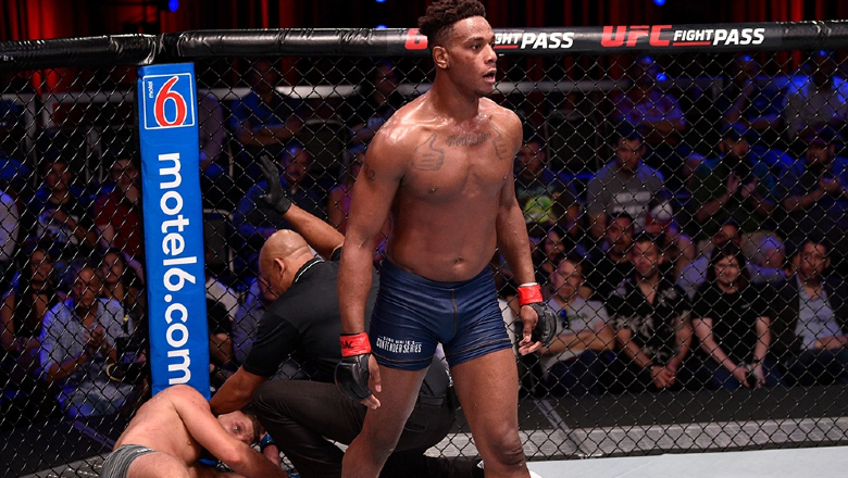 Jamahal Hill vowed to lower Alex Pereira in UFC - Photo 1