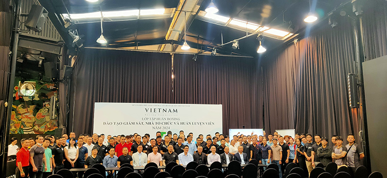 Nearly 150 students attended the professional boxing training course after the Lunar New Year - Photo 4