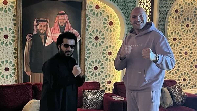 The match between Tyson Fury vs Oleksandr usyk moved to May, BTC fined 10 million USD if the martial artist withdrew - Photo 4