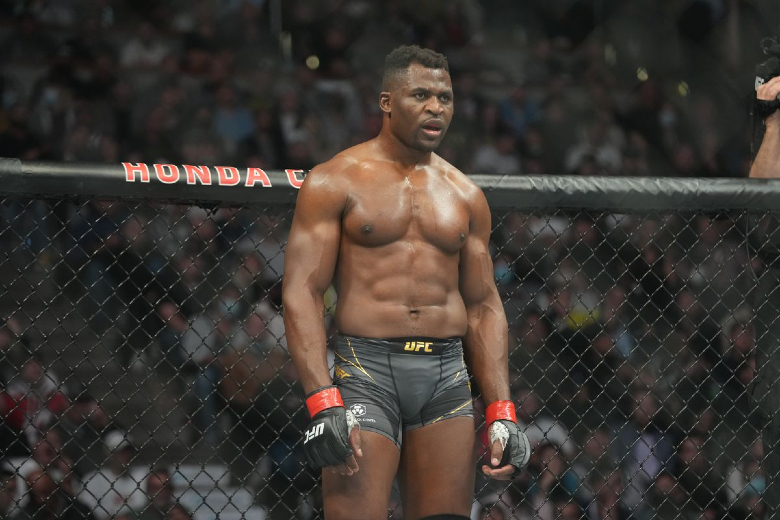 Francis nunnou was deprived of the UFC championship for refusing to sign a new contract - Photo 2