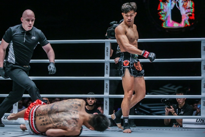 How many Vietnamese boxers are on the One Championship rankings? - Photo 2