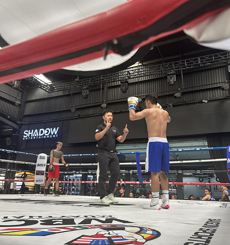 The representative of the V.League player studied as a professional boxing referee - Photo 1