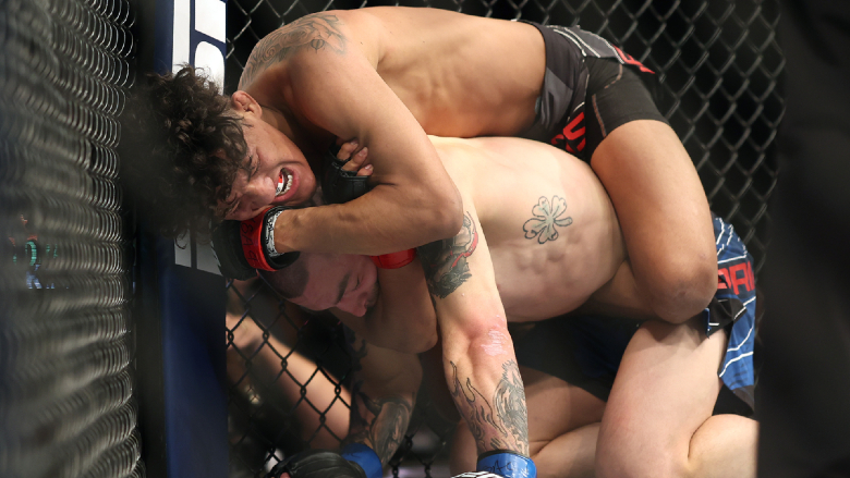 How much money do the boxers at UFC 282 make? - Photo 2