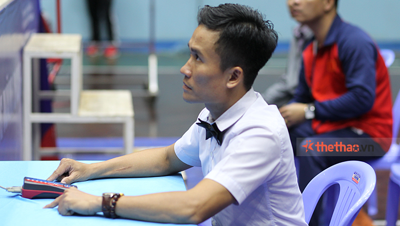 Primary school teachers are referees at the national boxing tournament - Photo 1
