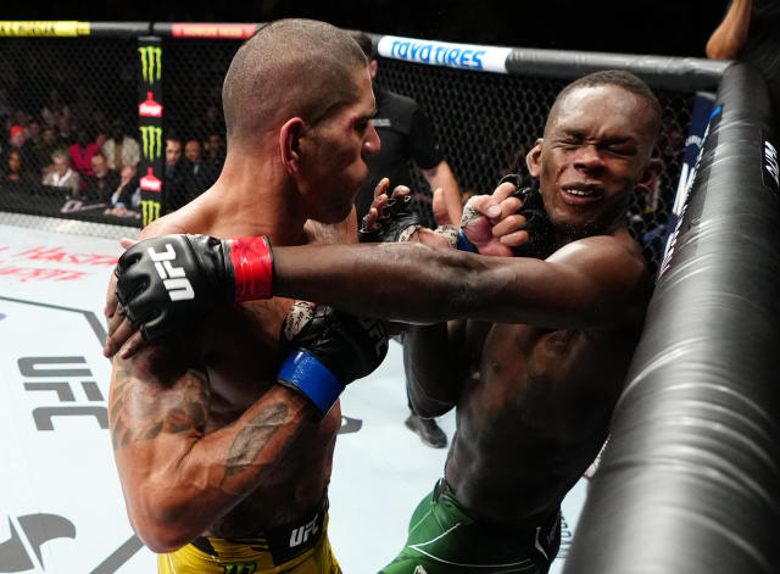 Pereira lowered Adesanya in the 5th half, won the UFC weight belt Middleweight - Photo 1