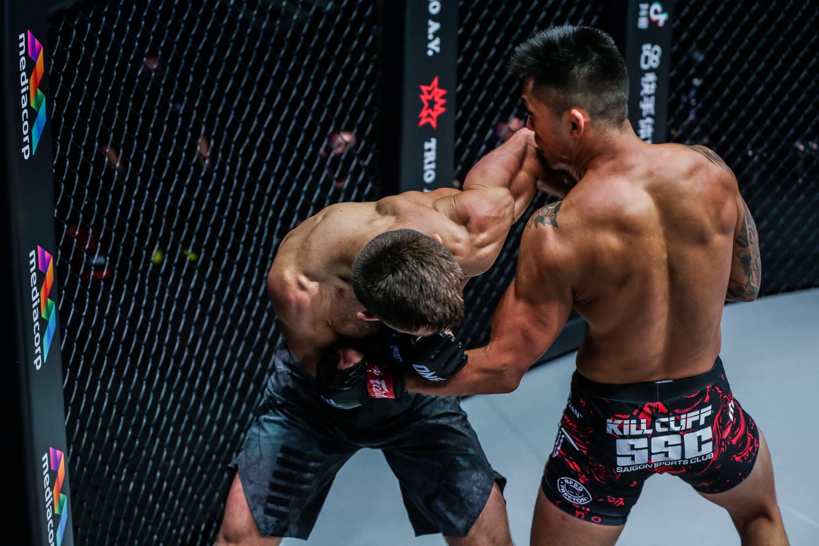 Martin Nguyen signed a new contract with One Championship, playing right in 2022 - Photo 2