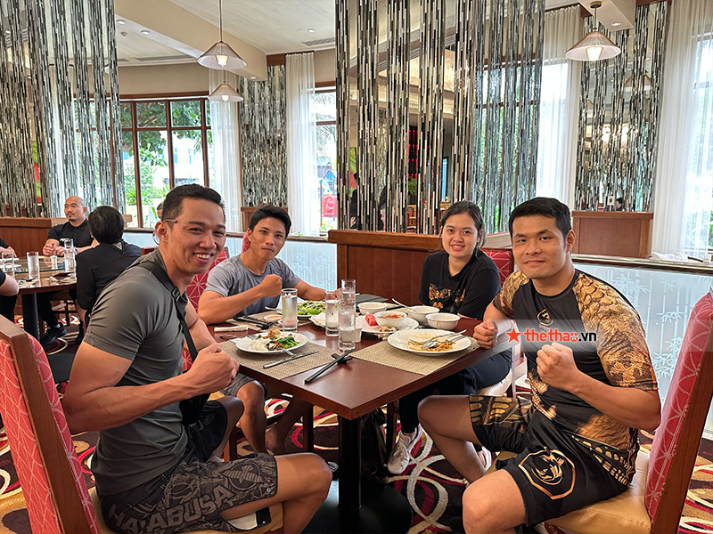 What did the fighters attend the AFC 21 event before the competition? - Photo 8