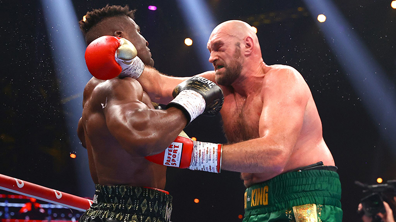 Francis nunnou lost the point despite punching Tyson Fury - Photo 4