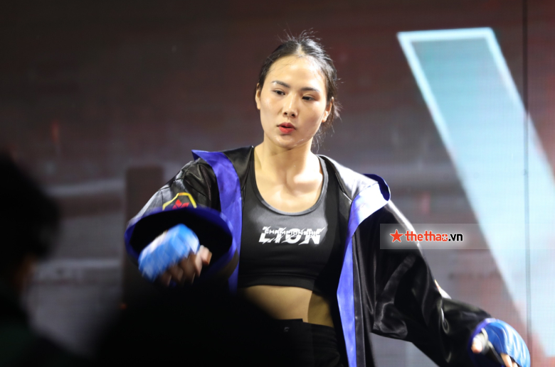 Hot girl MMA Pham Thi Nhung won in 90 seconds, reaching the final of Lion Championship - Photo 2