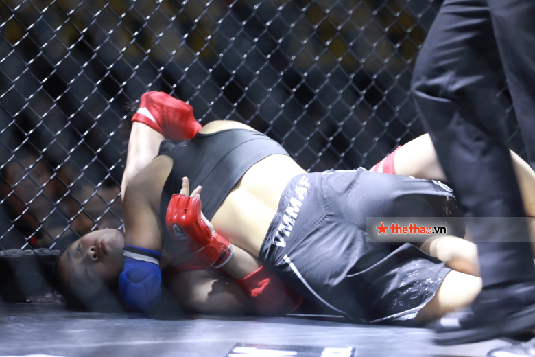 Hot girl MMA Pham Thi Nhung won in 90 seconds, reached the final of Lion Championship - Photo 6
