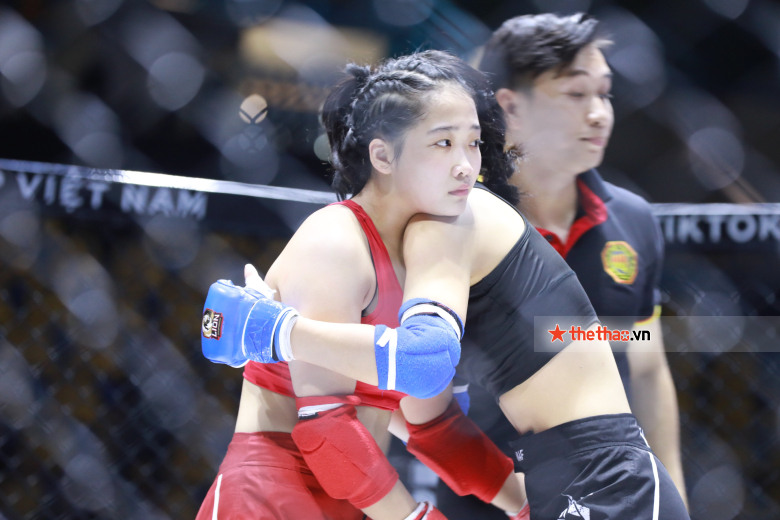 Hot girl MMA Pham Thi Nhung won in 90 seconds, reached the final of Lion Championship - Photo 13
