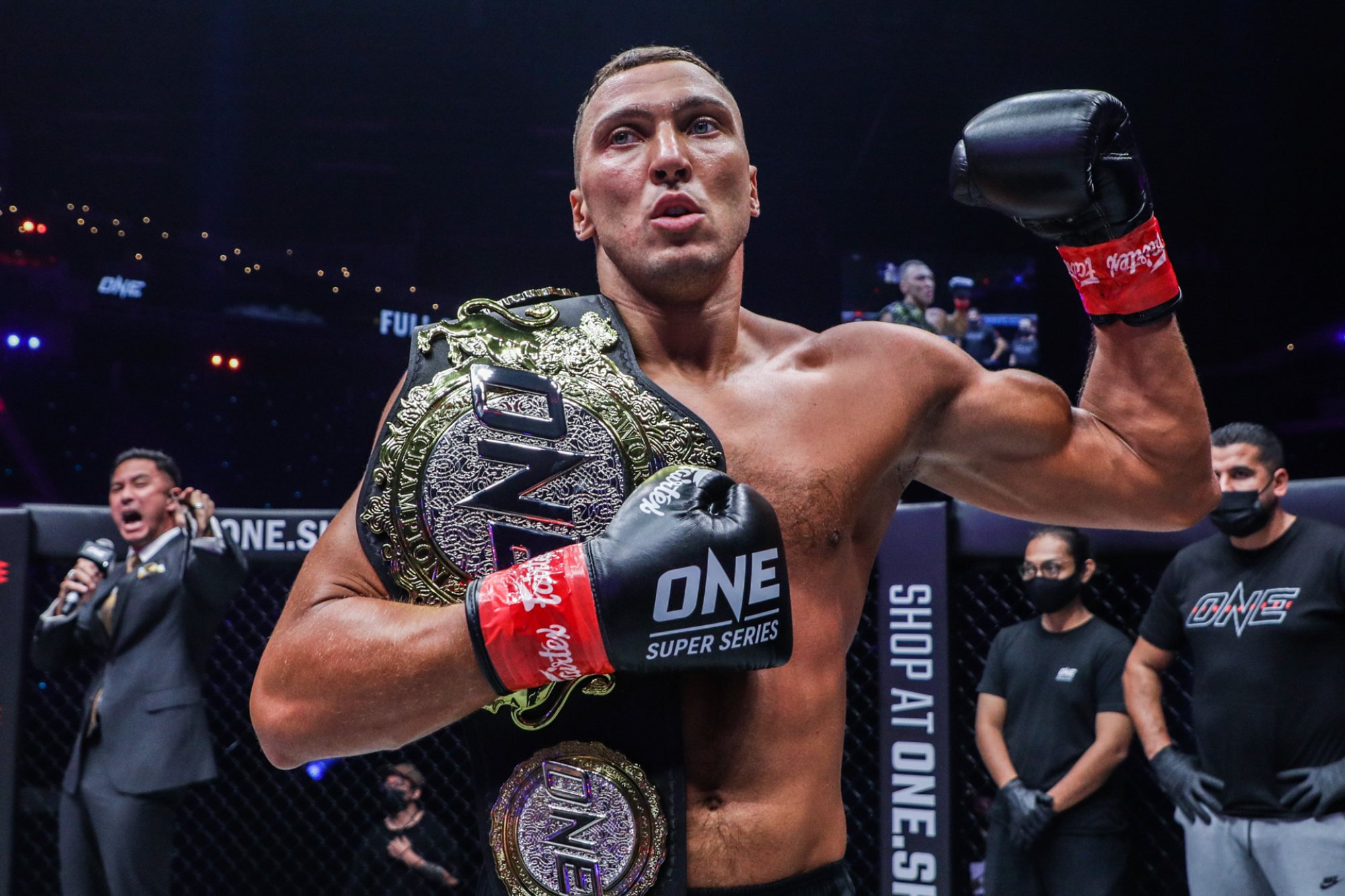 ONE: Full Circle: 'Burmese python' collapsed, 2 champions to protect the belt successfully - Photo 2