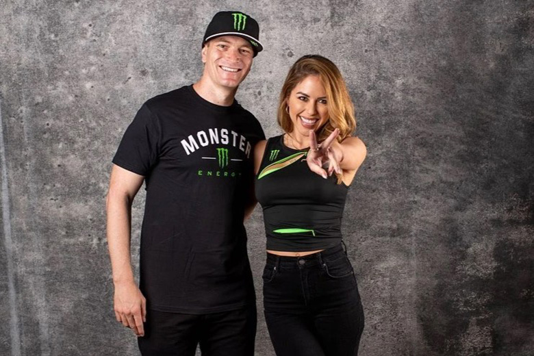 Ring Girl UFC 35 years old is extremely attractive with eye -catching Cardinal - Photo 7