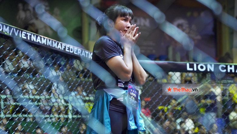 The only wife cried when she saw her husband win against the quarterfinals of Lion Championship - Photo 4