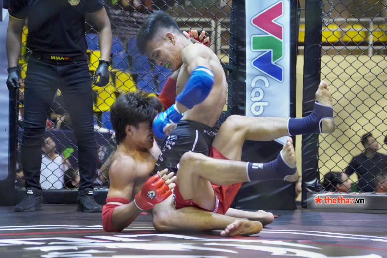 The only wife cried when she saw her husband win against the quarterfinals of Lion Championship - Photo 8