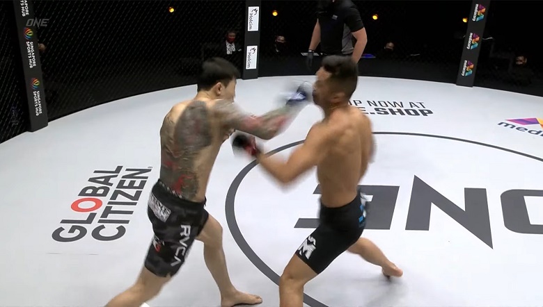 Martin Nguyen lost to Knockout before Kim Jae Woong with the right cupboard - Photo 2