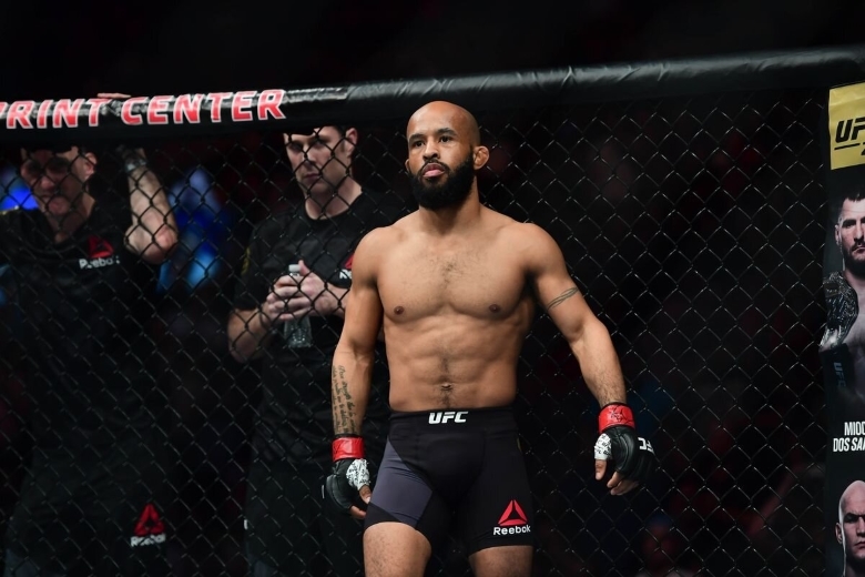 Demetrious Johnson supports celebrities to Boxing Station: 