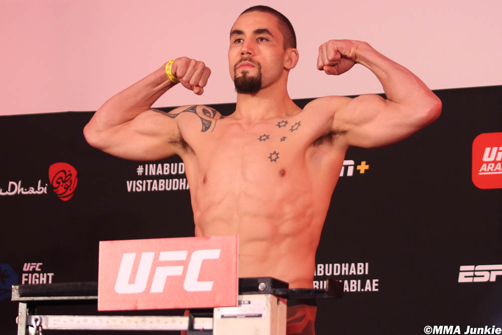 Commenting, predicting the match of Israel Adesanya vs Robert Whittaker, Middleweight UFC 271 - Photo 2