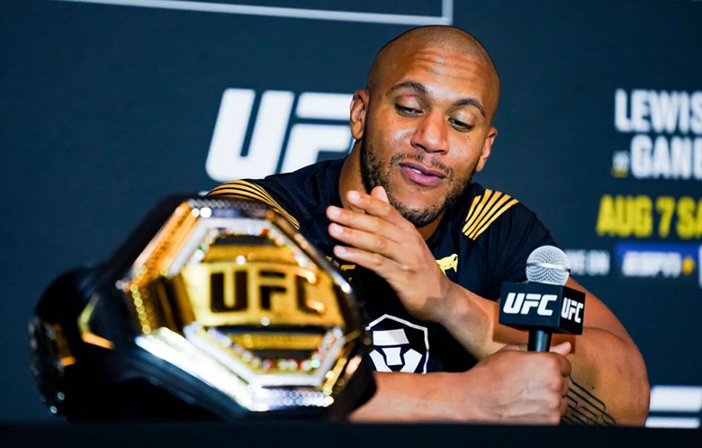 Face 5 fighters of 2021 in the UFC arena - Photo 5