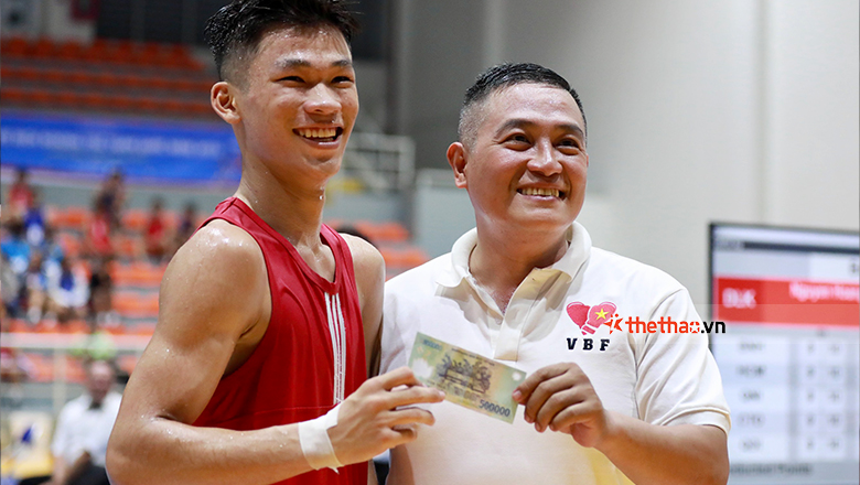 The boxer received a hot reward immediately after winning the opening match of the Children's Championship 2023 - Photo 2