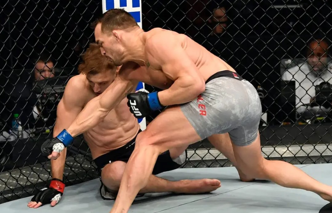 The reaction of Michael Chandler when being Islam Makhachev called: To see what he can do - Photo 2