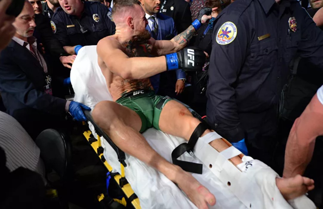 Conor McGregor is not allowed to compete in the next half of the year due to injury - Photo 2