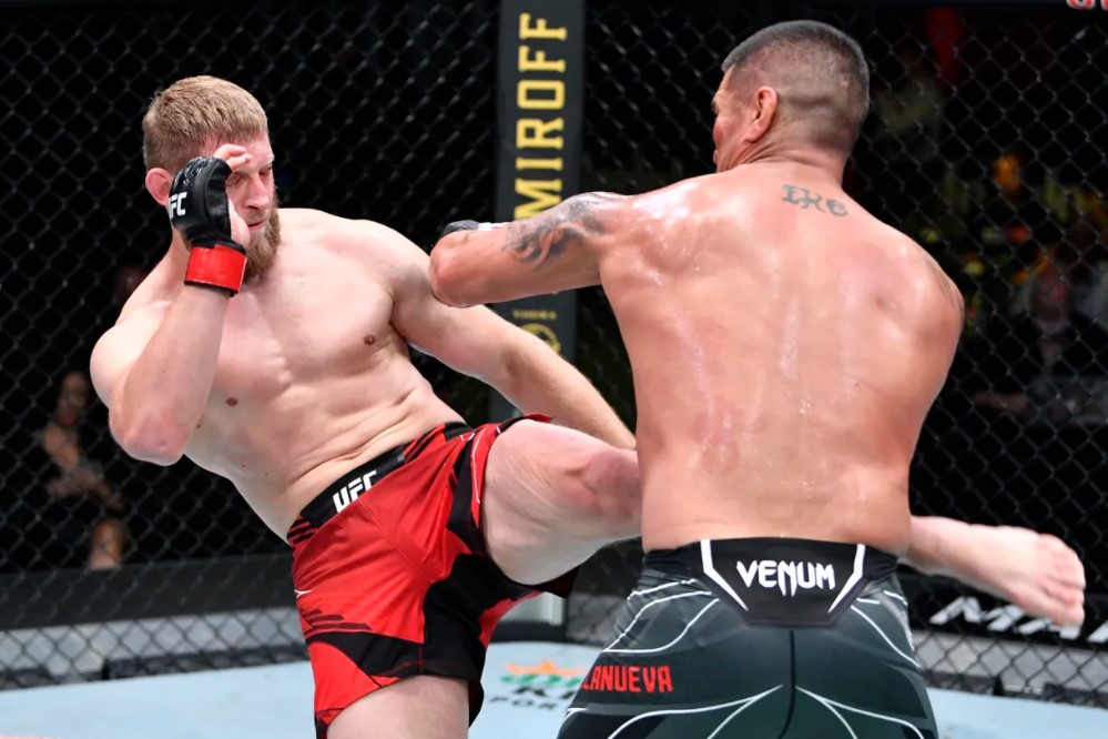 Raoni Barcelos and Timur Valiev received the FOTN title and $ 50,000 from UFC Vegas 30 - Photo 1