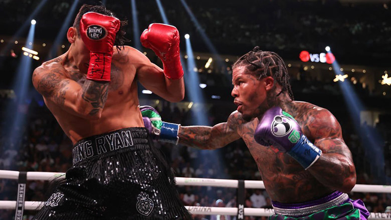Gervonta Davis punched Ryan Garcia in the 7th half, keeping the unbeaten achievement - Photo 1