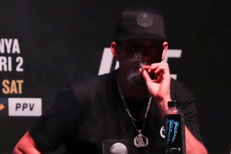 Nate Diaz fertile smoke at UFC press conference, not afraid of being forbidden in the door - Photo 2
