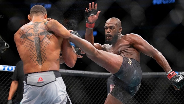 Jon Jones said he would not play for a year before moving to heavy - Photo 2