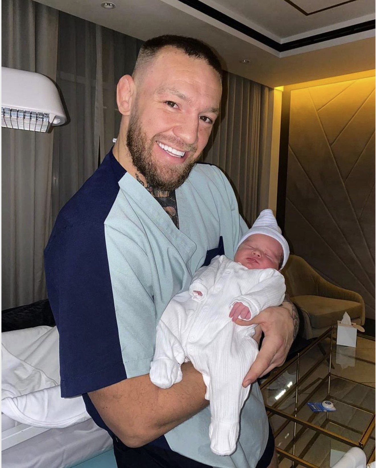 The couple Conor McGregor and Dee Devlin have a third child - Photo 2