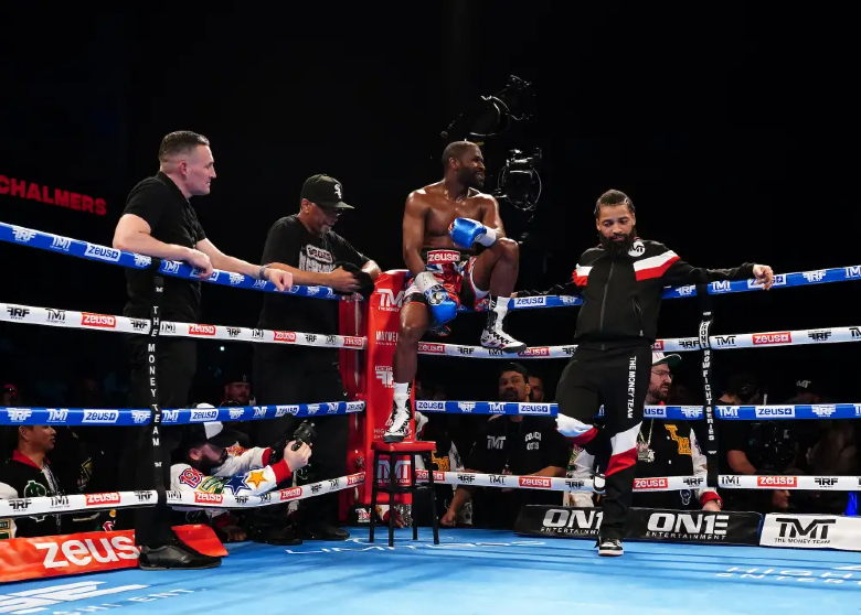 The English audience 'criticized' Mayweather, did not come to see the Lonely Cau Lon - Photo 2