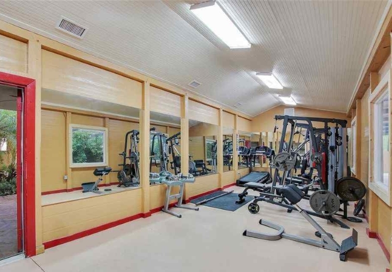 Admire the villa of more than $ 2 million of Jorge Masvidal - Photo 3