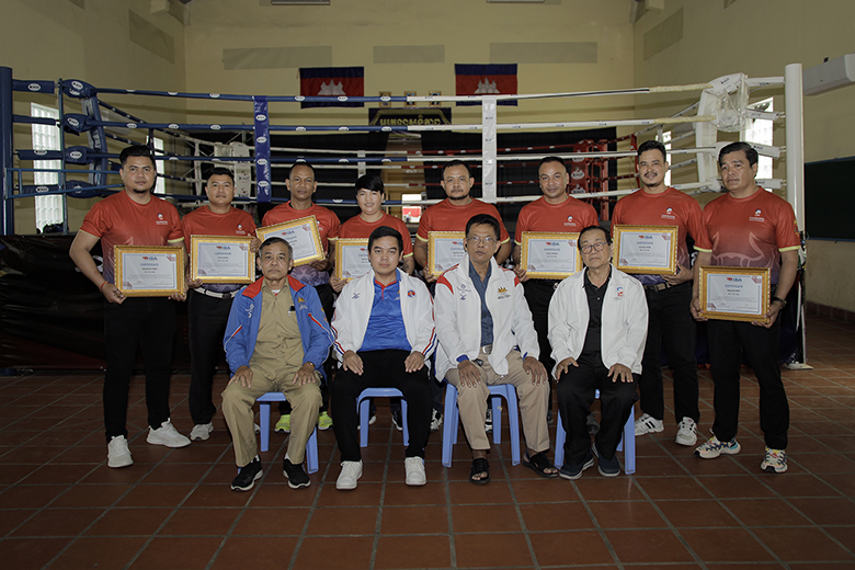Cambodia trained 8 boxing referees to prepare for SEA Games 32 - Photo 2