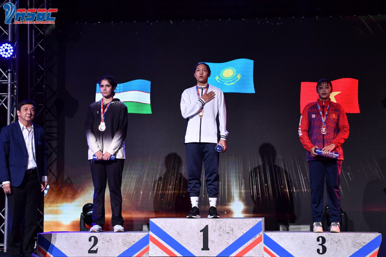 Vietnamese boxers bruised when they received the Asian boxing U22 medal - Photo 1