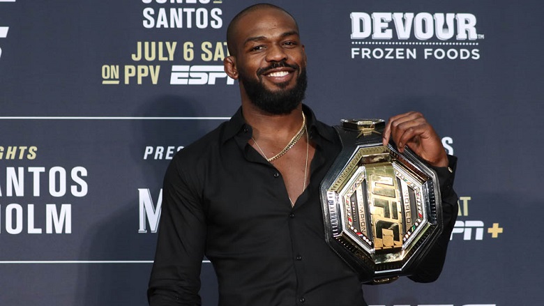 Coach: What is the match of Jon Jones compared to Floyd Mayweather's matches? - Photo 2