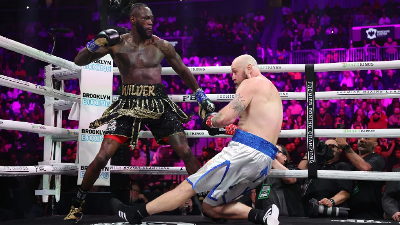 Deontay Wilder lowered Robert Helenius in the first half, sent a 'declaration' to Tyson Fury - Photo 2