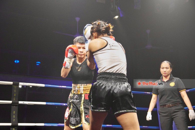 Thu Nhi destroyed Indonesian boxers in the match - Photo 6