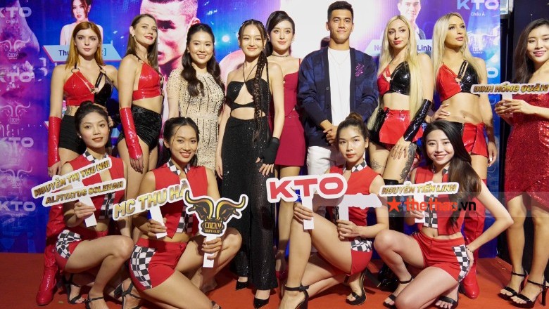 Striker Tien Linh, runner Huyen My, actor Thuy Anh 'landed' to see Dinh Hong Quan - Photo 4