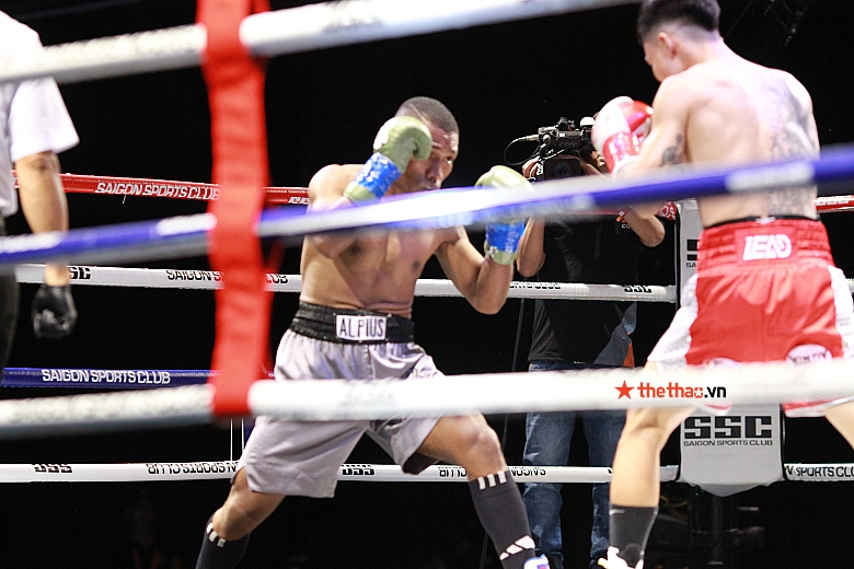 Lead the Beginning: Vo Hong Dat TKo opponent in the first half after 4 times of punching - Photo 3