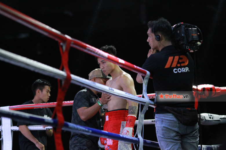 Lead the Beginning: Vo Hong Dat TKo opponent in the first half after 4 times of punching - Photo 2