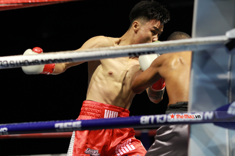 Lead the Beginning: Vo Hong Dat TKo rival in the first half after 4 times of punching - Photo 7
