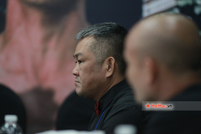 Who is the referee the battle of Boxing IBA world Tran Van Thao vs Andrew Laurio? - Photo 3