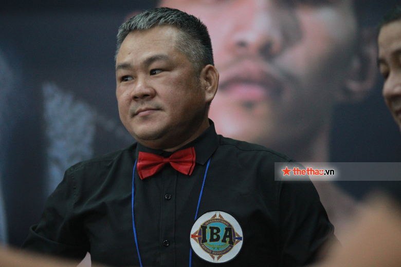 Who is the referee the battle of Boxing IBA world Tran Van Thao vs Andrew Laurio? - Photo 5